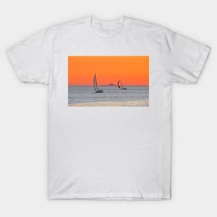 sailing home T-Shirt